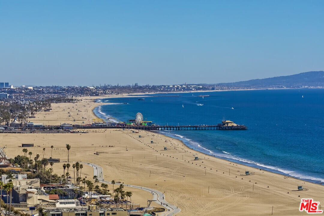 201 Ocean Ave, Unit 1903b in Santa Monica, CA - Building Photo