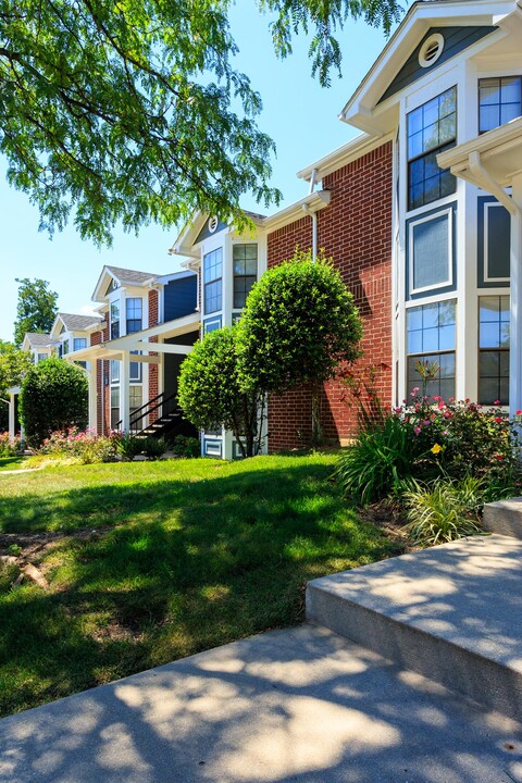 Rolling Brook Village in Woodbridge, VA - Building Photo