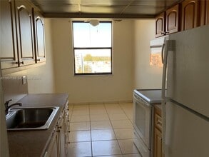 1470 NE 123rd St in North Miami, FL - Building Photo - Building Photo