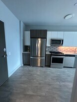 1025 W Addison St in Chicago, IL - Building Photo