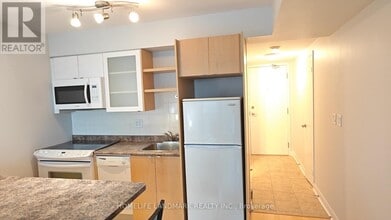 600 Fleet St in Toronto, ON - Building Photo - Building Photo