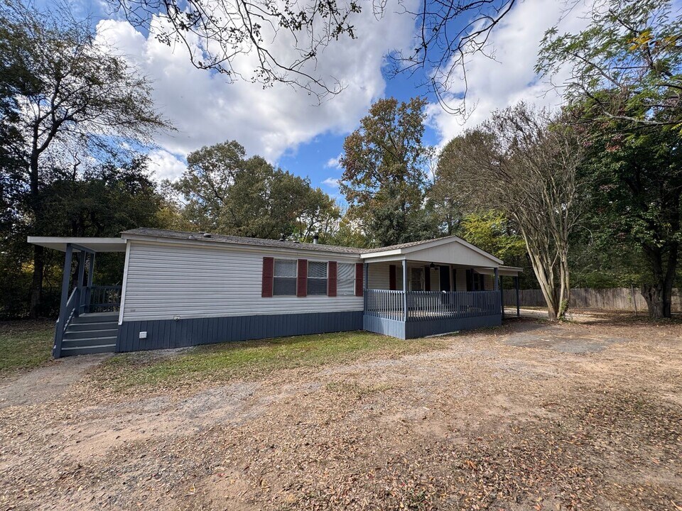324 Burnley Pines Rd in Shreveport, LA - Building Photo