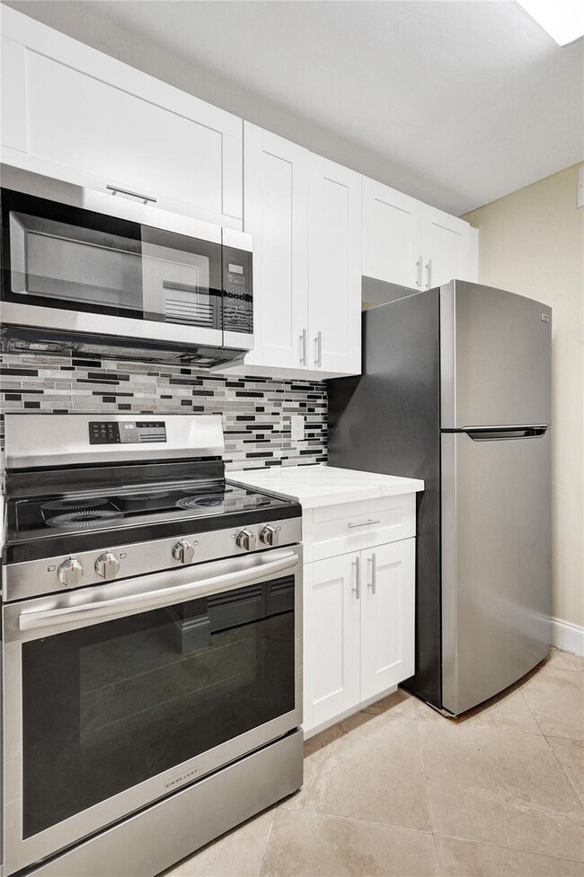 10733 Cleary Blvd in Plantation, FL - Building Photo - Building Photo