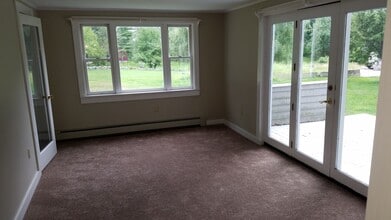13 Thornton Rd in New Boston, NH - Building Photo - Building Photo