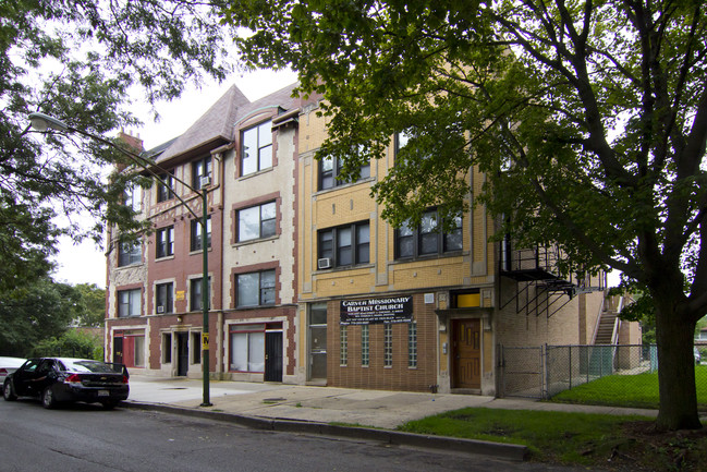 1133 E 82nd St in Chicago, IL - Foto de edificio - Building Photo