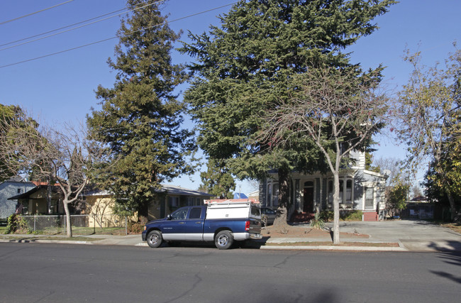 925-927 Harrison St in Santa Clara, CA - Foto de edificio - Building Photo