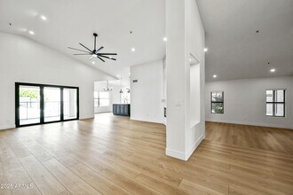 12810 E Yucca St in Scottsdale, AZ - Building Photo - Building Photo