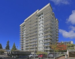 Vista Royale in White Rock, BC - Building Photo