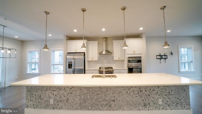 property at 43057 Pony Truck Terrace