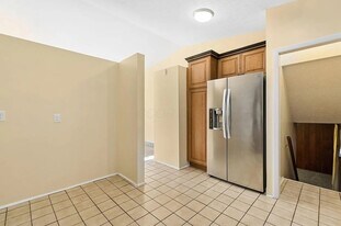 6093 Paris Blvd N in Westerville, OH - Building Photo