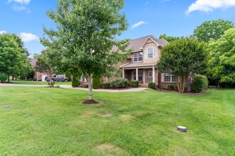 1002 Glessner Dr in Spring Hill, TN - Building Photo - Building Photo