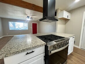 840 S F St in Tulare, CA - Building Photo - Building Photo