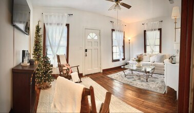 417 S Prairieville St in Athens, TX - Foto de edificio - Building Photo