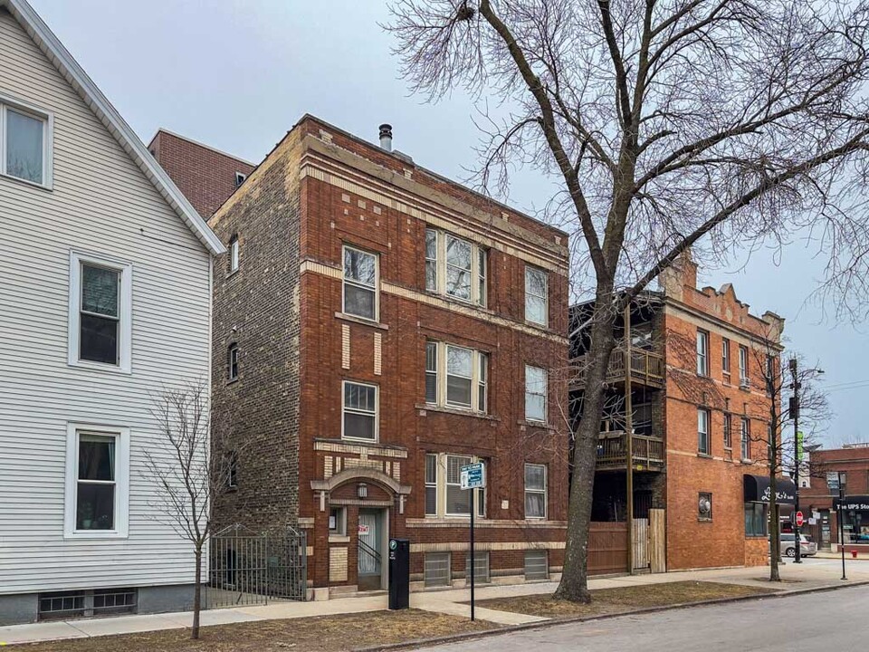 1406 W Cornelia Ave in Chicago, IL - Building Photo