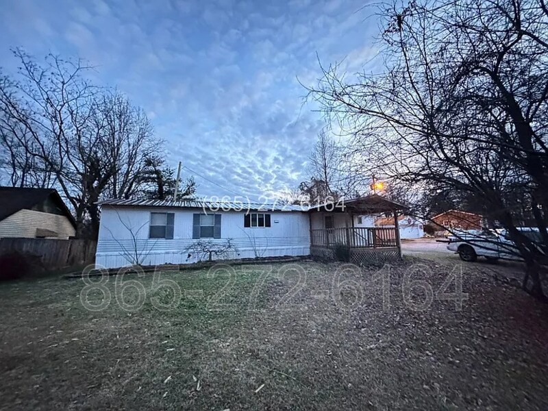 8413 Oak Ridge Hwy in Knoxville, TN - Building Photo