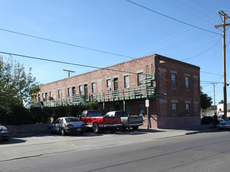 901 Chihuahua St in El Paso, TX - Building Photo