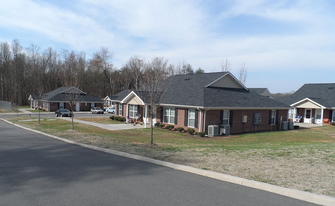 Epworth Manor in Louisa, VA - Building Photo