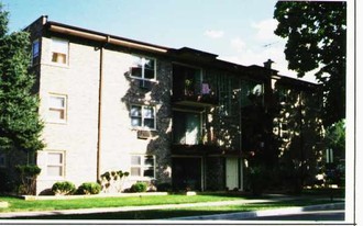 8551 W Arnold St Apartamentos