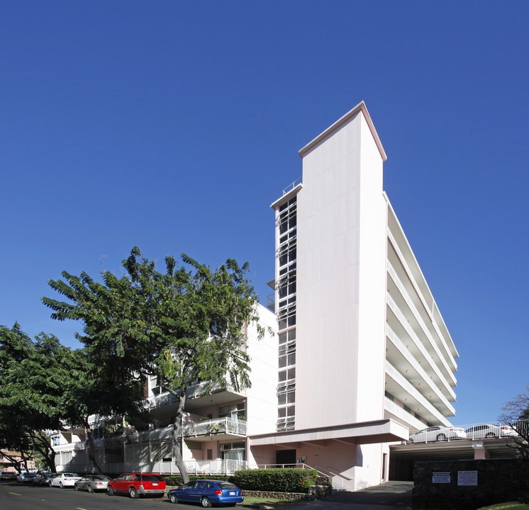 Aoao of Terraza in Honolulu, HI - Building Photo