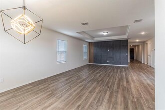 925 Dressage Dr in Haslet, TX - Foto de edificio - Building Photo