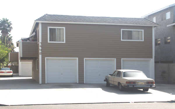 7942 Holt Ave in Huntington Beach, CA - Building Photo - Building Photo