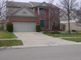 4446 Sherwood Cir in Canton Township, MI - Building Photo