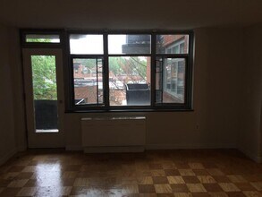 121 Trapelo Rd in Belmont, MA - Foto de edificio - Building Photo