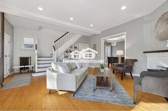 1031 St Clair Ave in St. Paul, MN - Building Photo - Building Photo