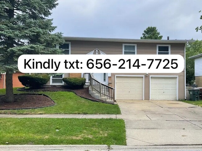 property at 821 W Manor Ct