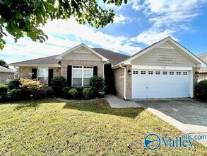 4702 Carrington Blvd SE in Owens Cross Roads, AL - Building Photo - Building Photo