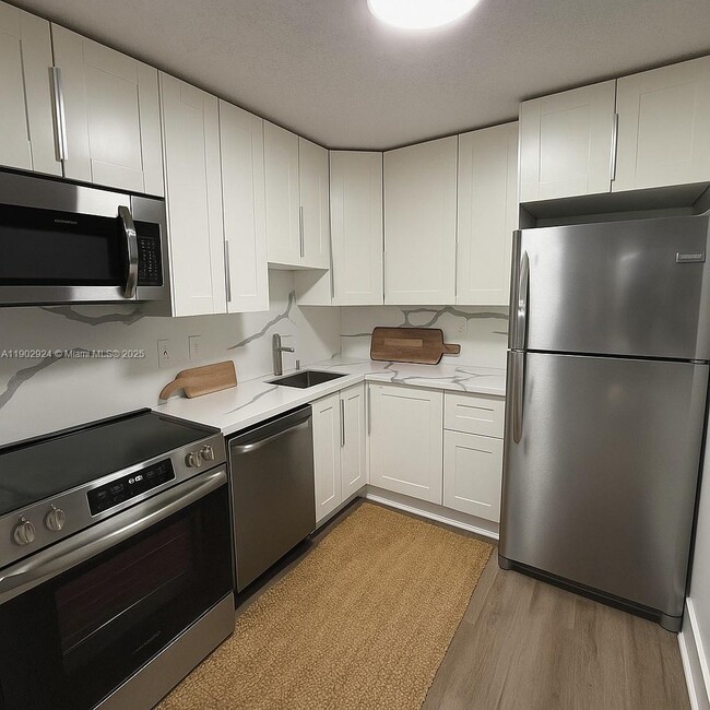 4630 NW 102nd Ave in Doral, FL - Building Photo - Building Photo