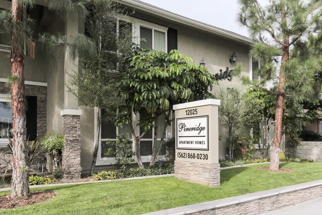 Pineridge in Norwalk, CA - Foto de edificio - Building Photo