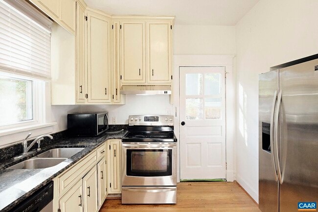 201 Cleveland Ave in Charlottesville, VA - Building Photo - Building Photo