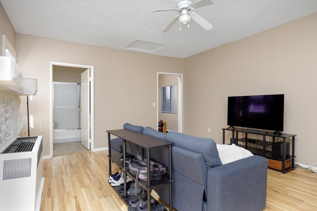 Student Housing Near USC Univ Southern Calif in Los Angeles, CA - Building Photo - Building Photo