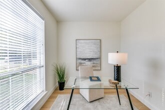 1620 Greenway Dr in Plano, TX - Building Photo - Building Photo