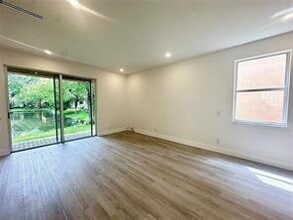 10702 NW 1st Ct in Plantation, FL - Building Photo - Building Photo