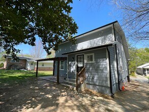 503 Whitaker St in Chapel Hill, NC - Building Photo - Building Photo