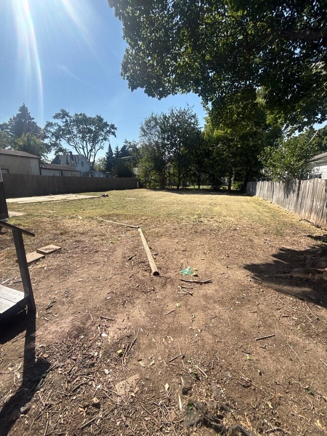 2012 Price St in Rockford, IL - Building Photo - Building Photo