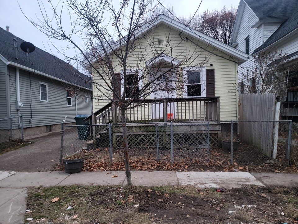 91 Weeger St in Rochester, NY - Foto de edificio