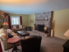 3365 Arroyo Rd in Brookfield, WI - Building Photo - Building Photo