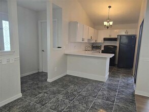 4302 Venice Dr in Land O Lakes, FL - Building Photo - Building Photo