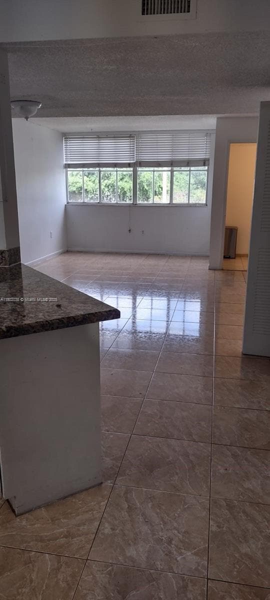6045 NW 186th St in Miami Gardens, FL - Building Photo - Building Photo