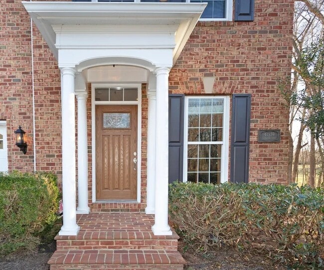 41539 Southpaw Pl in Leesburg, VA - Building Photo - Building Photo