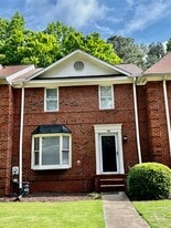 10 Huntington Place Dr in Atlanta, GA - Building Photo