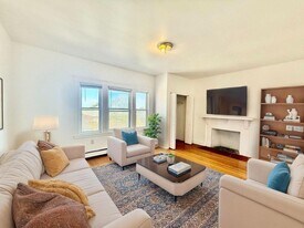 62 Algonquin Rd in Chestnut Hill, MA - Building Photo