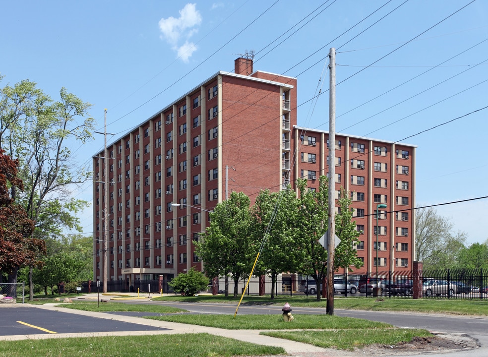 Riverview Apartments in Warren, OH - Building Photo