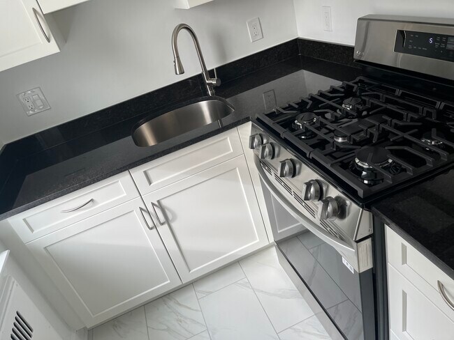 84 Kilsyth Rd, Unit 14 in Boston, MA - Building Photo - Building Photo