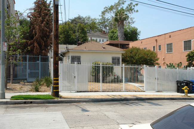 2516 W 4th St in Los Angeles, CA - Building Photo - Building Photo