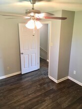 8120 W Markham St in Little Rock, AR - Building Photo - Building Photo