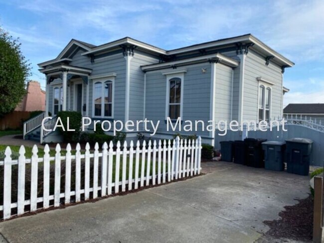 69 Geil St in Salinas, CA - Foto de edificio - Building Photo